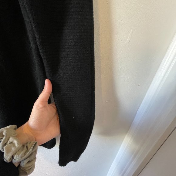 Meo Meli Turtle Neck Sweater - Picture 2 of 5